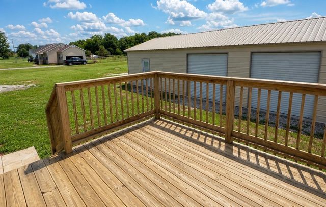 121 Hazelnut Ln, Unionville, TN 37180