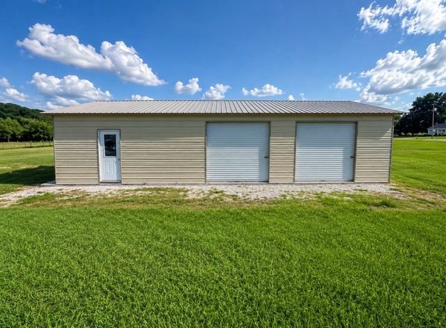 121 Hazelnut Ln, Unionville, TN 37180