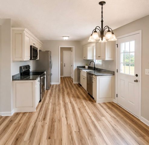 121 Hazelnut Ln, Unionville, TN 37180