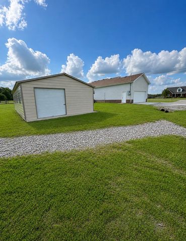 121 Hazelnut Ln, Unionville, TN 37180