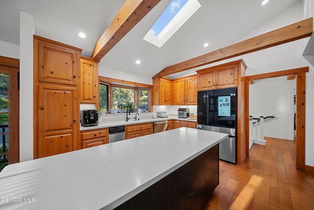 2315 Terrace Lane, Agoura Hills, CA 91301