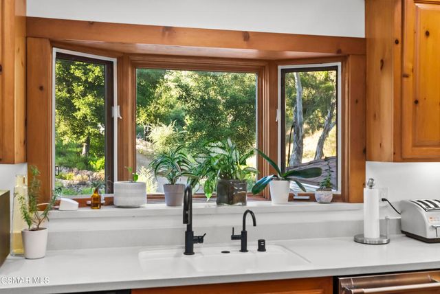 2315 Terrace Lane, Agoura Hills, CA 91301