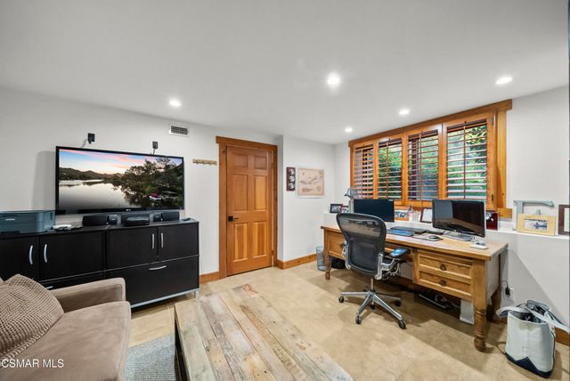 2315 Terrace Lane, Agoura Hills, CA 91301