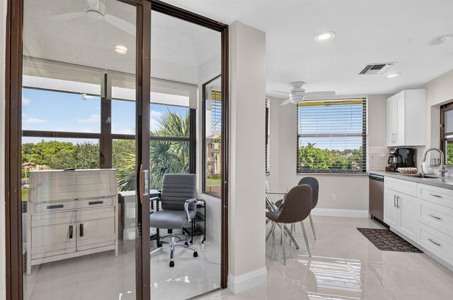 7535 La Paz Boulevard 306, Boca Raton, FL 33433
