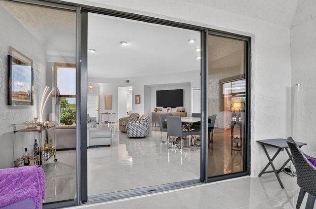 7535 La Paz Boulevard 306, Boca Raton, FL 33433
