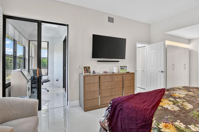 7535 La Paz Boulevard 306, Boca Raton, FL 33433