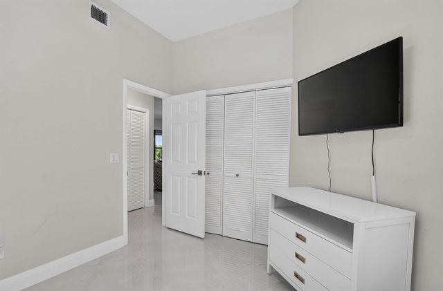 7535 La Paz Boulevard 306, Boca Raton, FL 33433