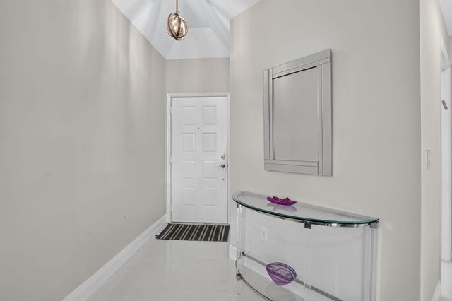 7535 La Paz Boulevard 306, Boca Raton, FL 33433
