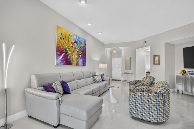7535 La Paz Boulevard 306, Boca Raton, FL 33433