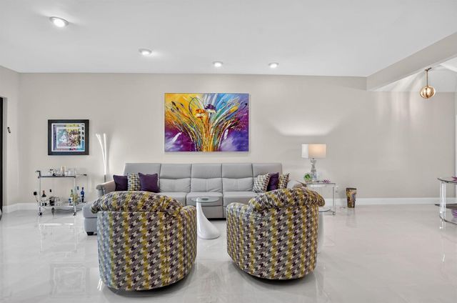 7535 La Paz Boulevard 306, Boca Raton, FL 33433