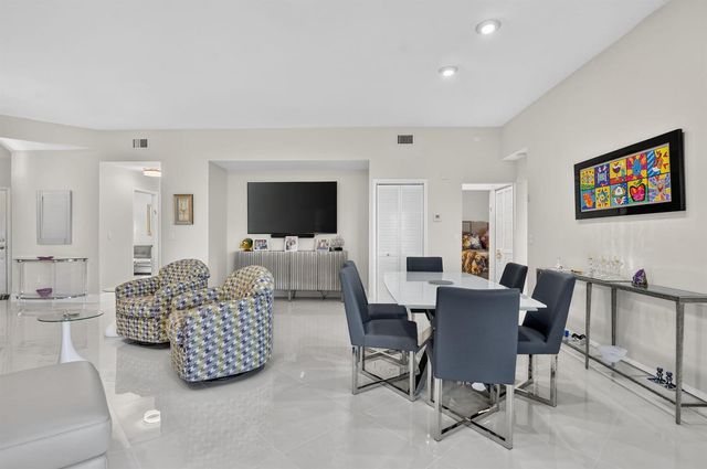 7535 La Paz Boulevard 306, Boca Raton, FL 33433