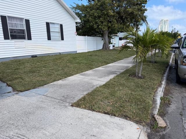 631 46th Street, West Palm Beach, FL 33407