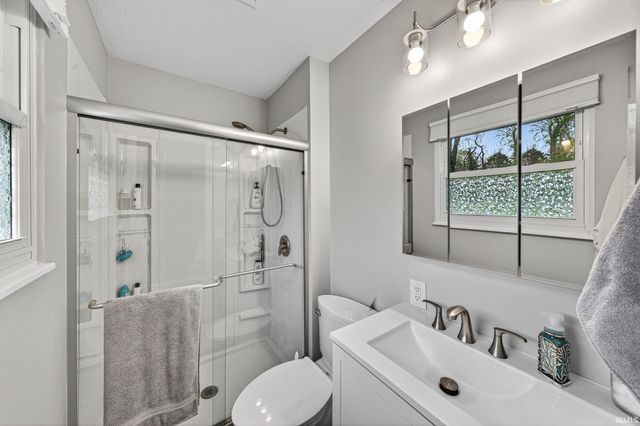 51835 Candy Lane, Granger, IN 46530