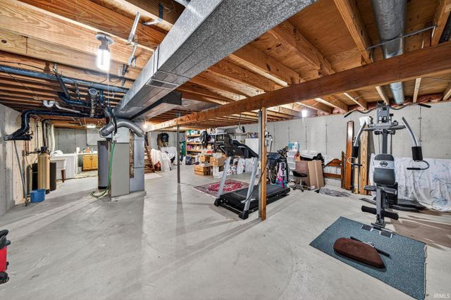 51835 Candy Lane, Granger, IN 46530