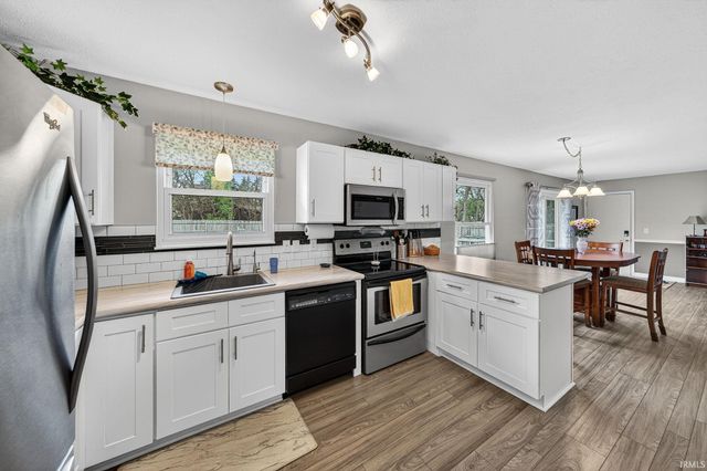 51835 Candy Lane, Granger, IN 46530