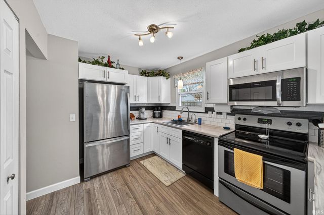 51835 Candy Lane, Granger, IN 46530