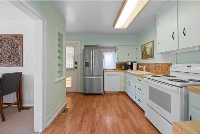 523 N Sargent Rd, Spokane Valley, WA 99212