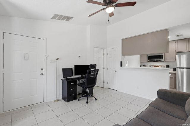 4803 Hamilton Wolfe Rd Apt 924, San Antonio, TX 78229