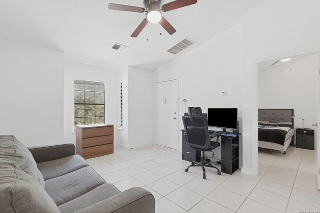 4803 Hamilton Wolfe Rd Apt 924, San Antonio, TX 78229