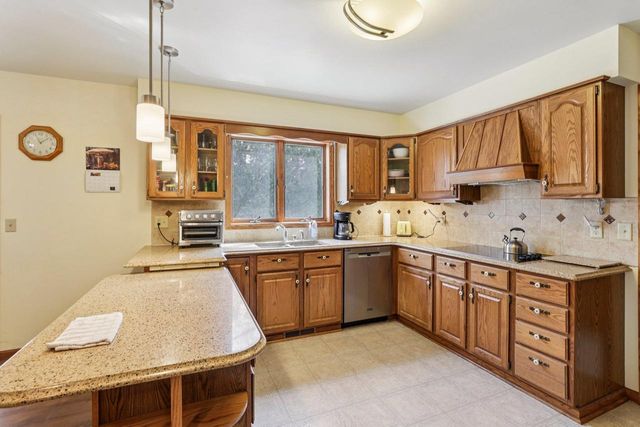 5604 Maldwyn Lane, Madison, WI 53716