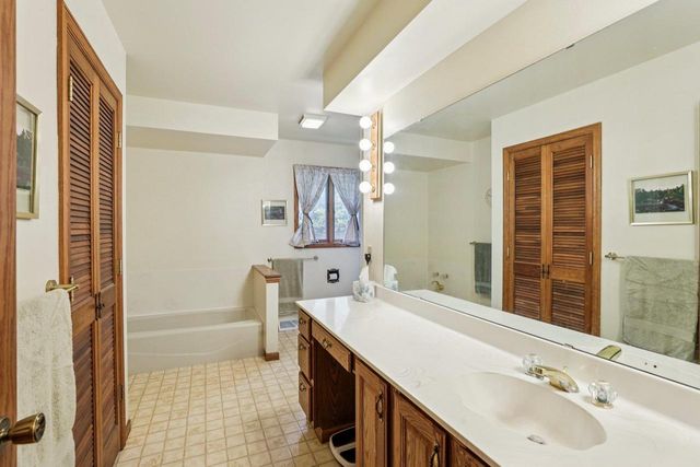 5604 Maldwyn Lane, Madison, WI 53716