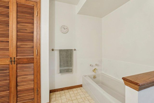 5604 Maldwyn Lane, Madison, WI 53716
