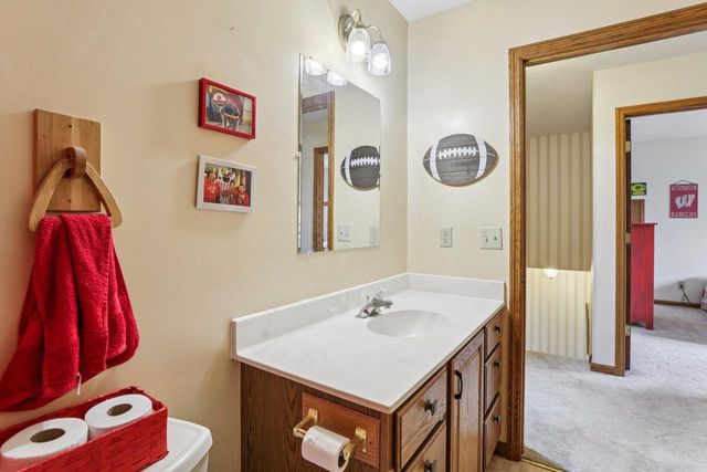 5604 Maldwyn Lane, Madison, WI 53716