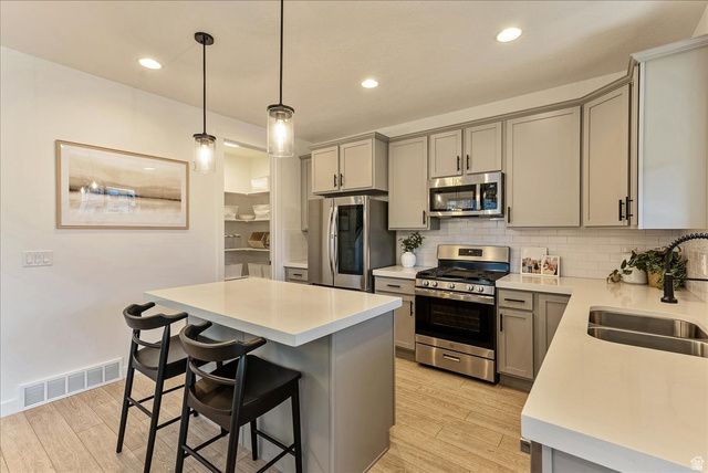 4392 W BERGEN LN, Lehi, UT 84043