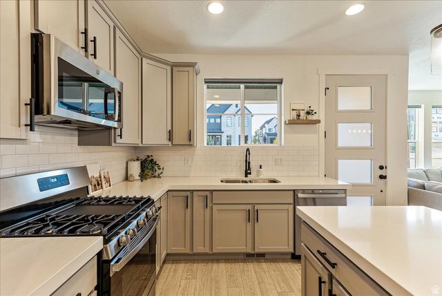 4392 W BERGEN LN, Lehi, UT 84043