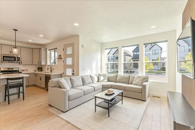 4392 W BERGEN LN, Lehi, UT 84043