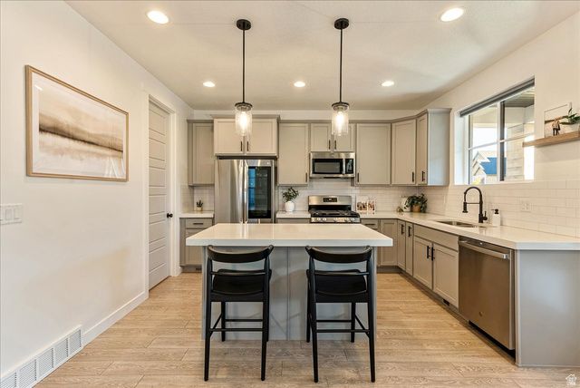 4392 W BERGEN LN, Lehi, UT 84043