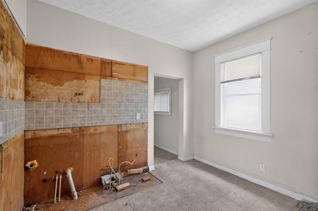 176 S Burgess Avenue, Columbus, OH 43204