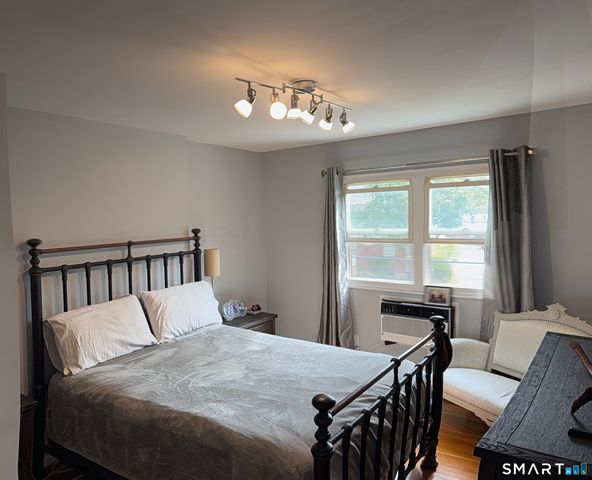 230 Cherry Hill Drive 2B, Bridgeport, CT 06606