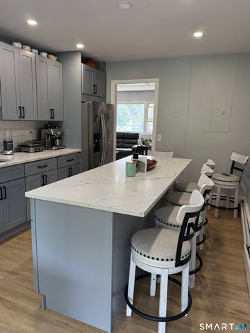 230 Cherry Hill Drive 2B, Bridgeport, CT 06606