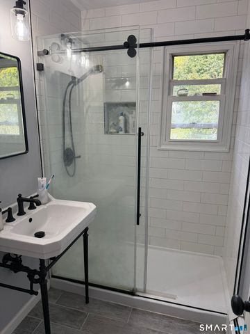 230 Cherry Hill Drive 2B, Bridgeport, CT 06606