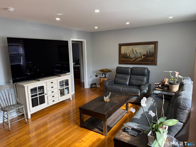 230 Cherry Hill Drive 2B, Bridgeport, CT 06606