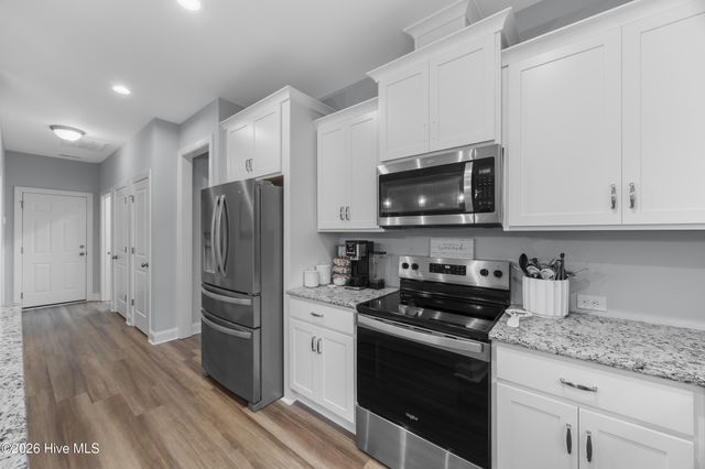 59 W Barlowe West Avenue, Hampstead, NC 28443