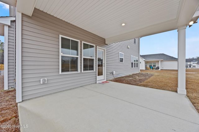 59 W Barlowe West Avenue, Hampstead, NC 28443