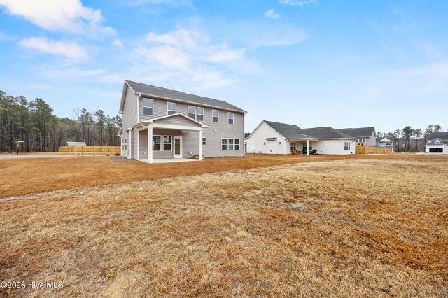 59 W Barlowe West Avenue, Hampstead, NC 28443