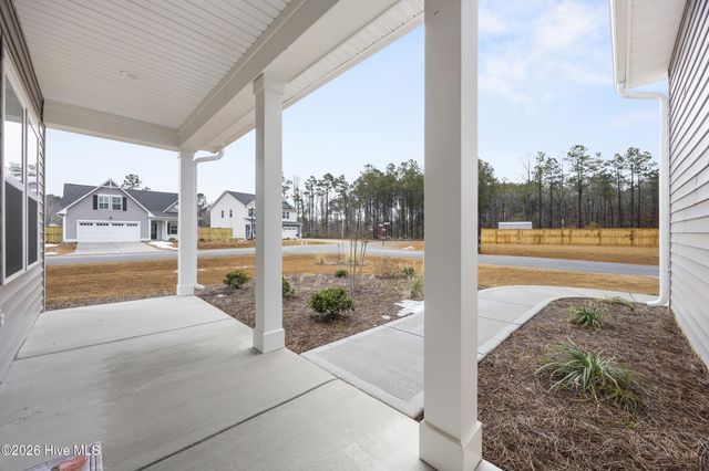 59 W Barlowe West Avenue, Hampstead, NC 28443