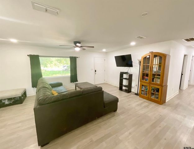 151 Patton Ln, Tyler, TX 75704