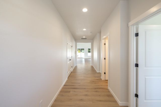 12237 N VALENCIA Ave, Spokane, WA 99218