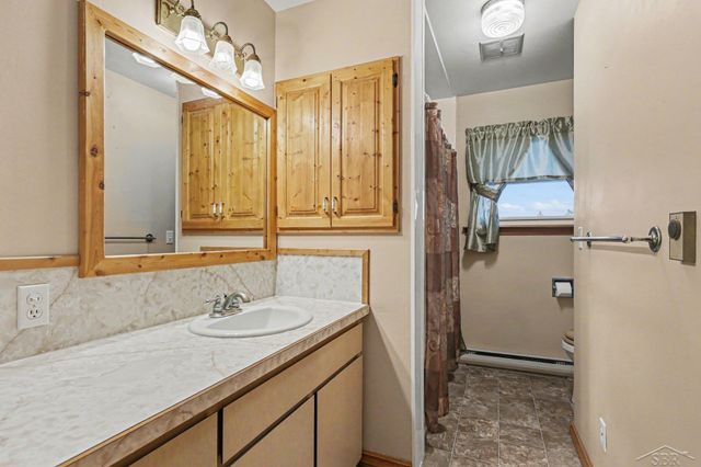 1992 N 7 Mile Road, Pinconning, MI 48650