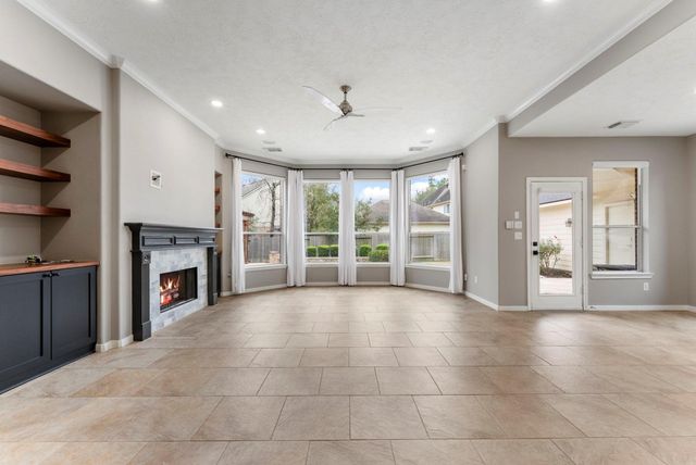 78 S Bardsbrook Circle, The Woodlands, TX 77382