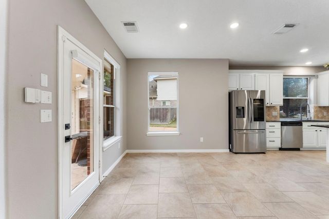 78 S Bardsbrook Circle, The Woodlands, TX 77382