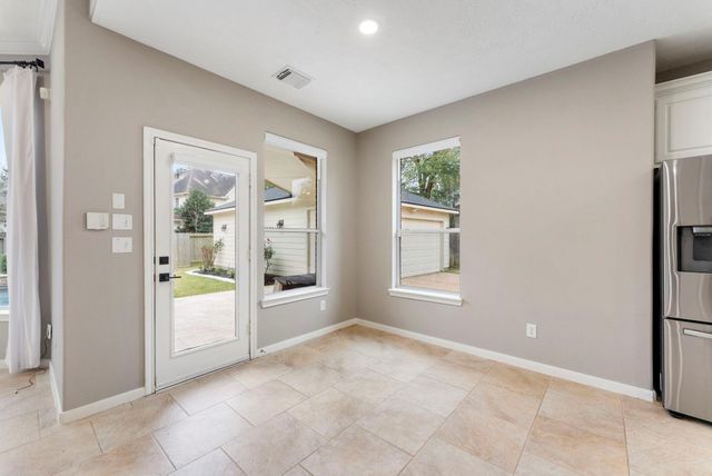 78 S Bardsbrook Circle, The Woodlands, TX 77382