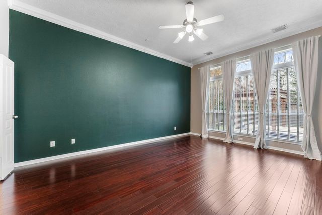 78 S Bardsbrook Circle, The Woodlands, TX 77382