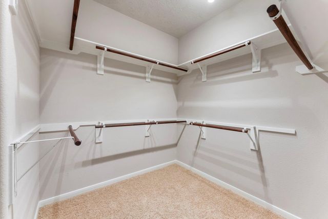 78 S Bardsbrook Circle, The Woodlands, TX 77382