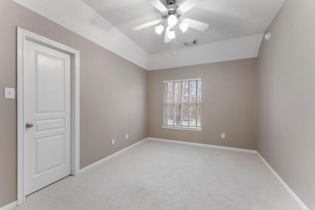 78 S Bardsbrook Circle, The Woodlands, TX 77382