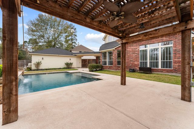 78 S Bardsbrook Circle, The Woodlands, TX 77382